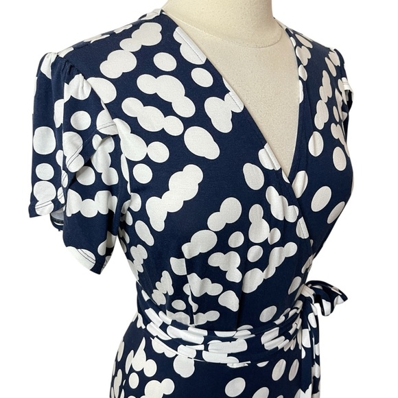 NWOT CABI The Perfect Wrap Dress Navy & White Polka Dot, Medium (fits Lg) - Picture 5 of 13